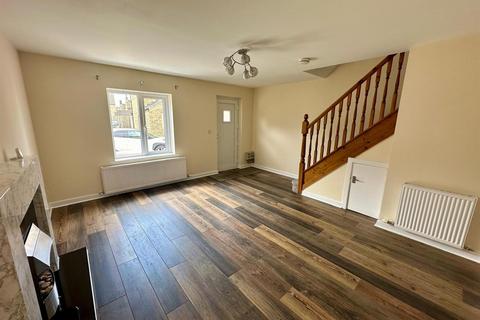 3 bedroom terraced house to rent, St. Johns Close, Silsden