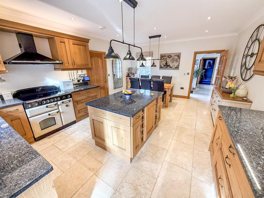 Kitchen Additional Photograph