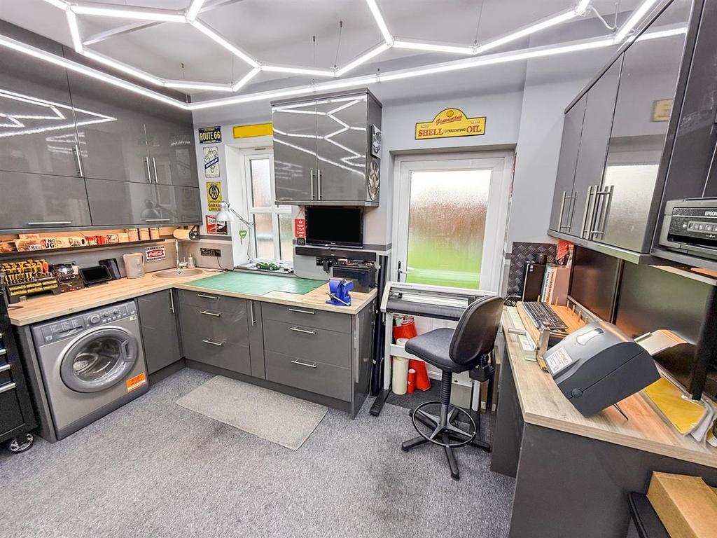 Garage/Utility Area