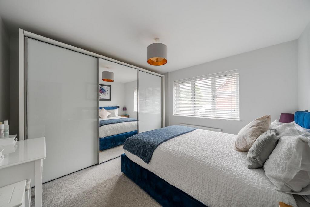 Bedroom 1.jpg