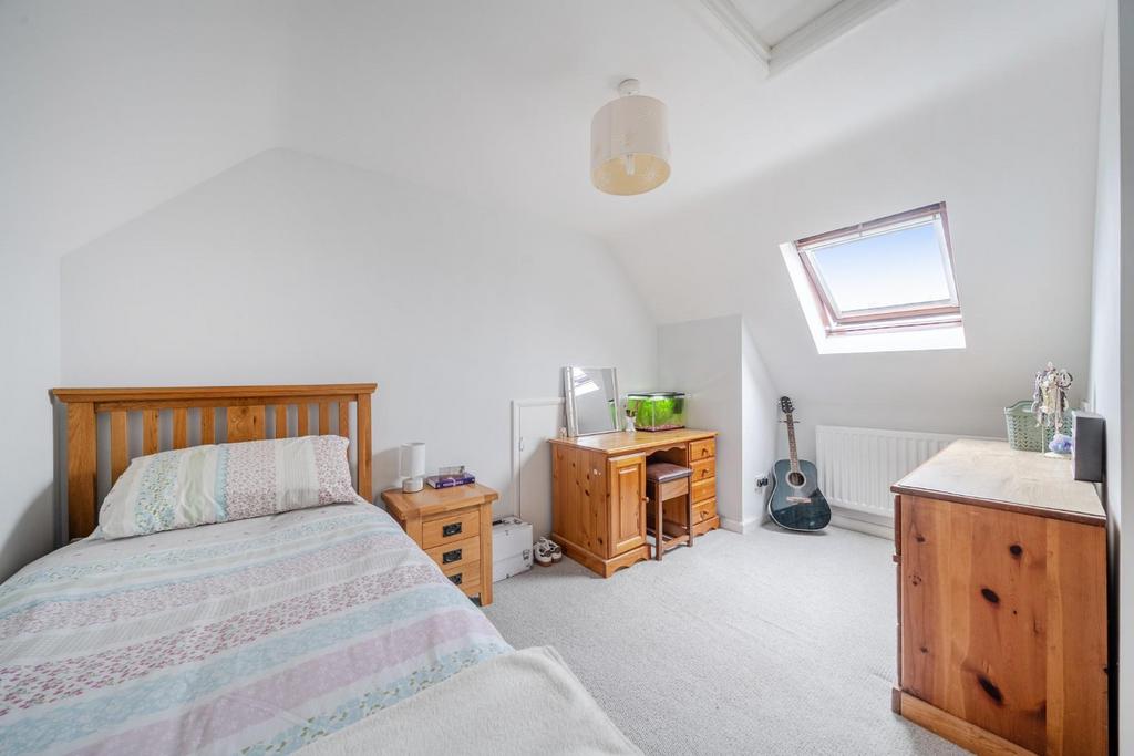 Bedroom 4.jpg