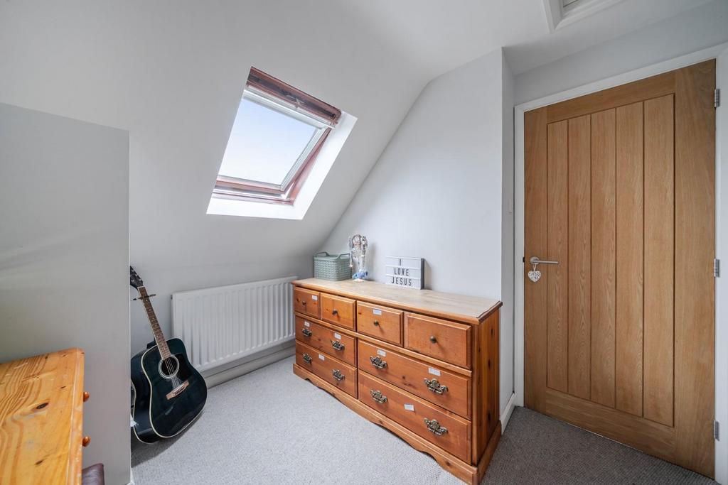 Bedroom 4 corner.jpg