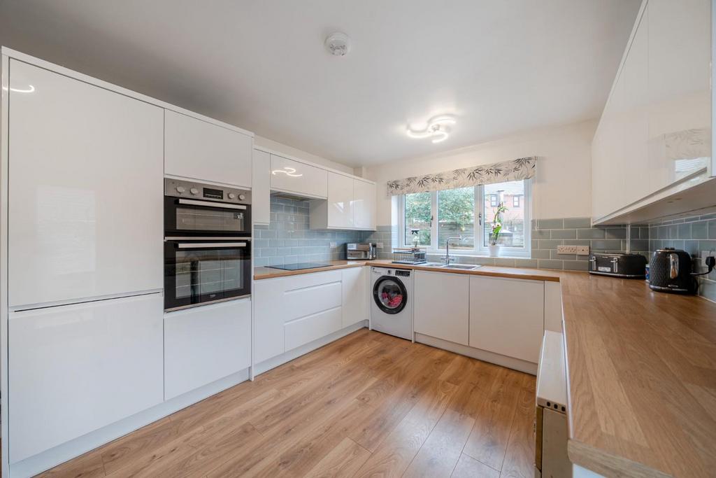 Kitchen corner.jpg