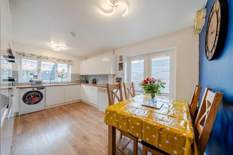 4 bedroom detached bungalow for sale, Hawthorn Drive, Llandyssil