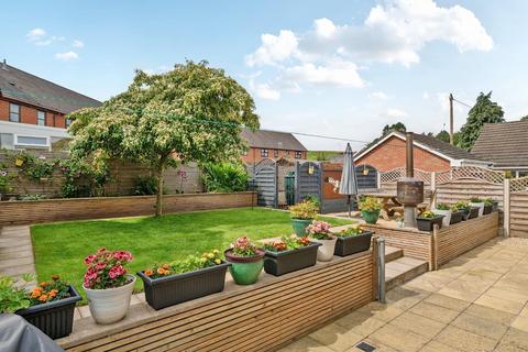 4 bedroom detached bungalow for sale, Hawthorn Drive, Llandyssil