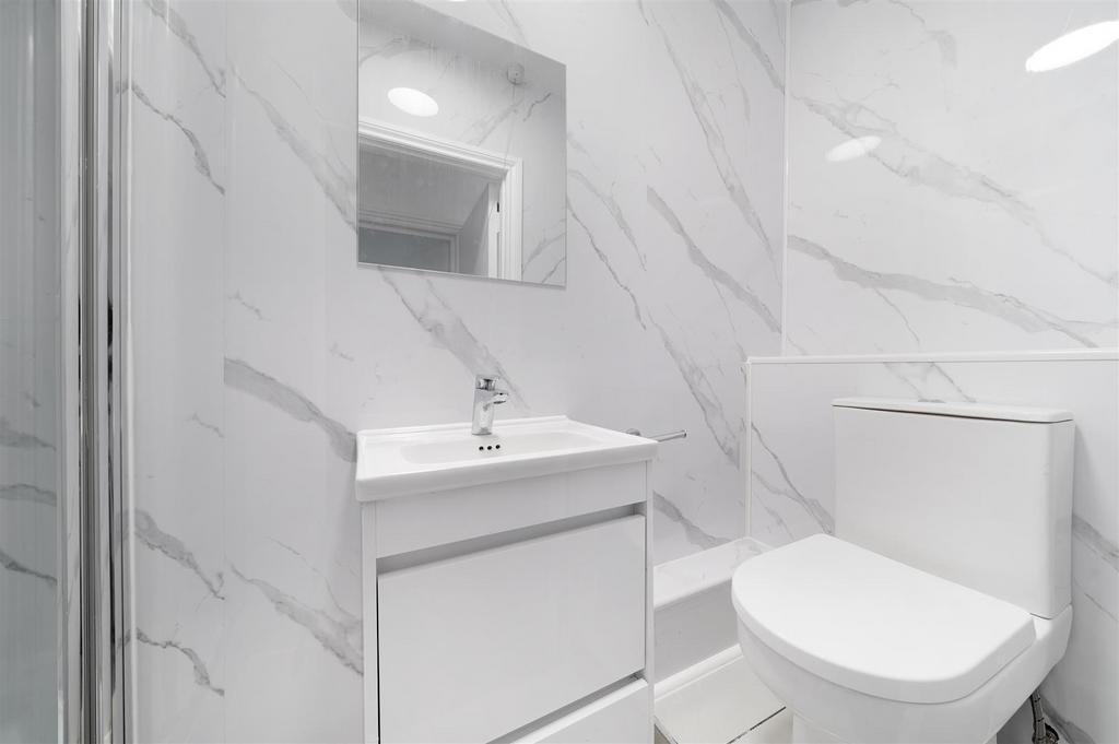 Bathroom combined W.C