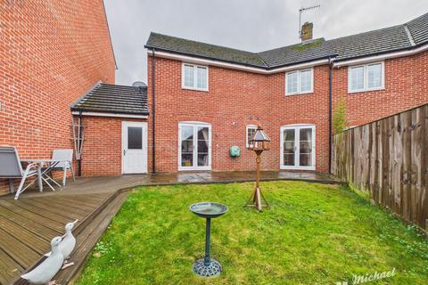 4 bedroom semi-detached house for sale, Emmett Drive, Aylesbury