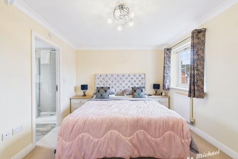4 bedroom semi-detached house for sale, Emmett Drive, Aylesbury