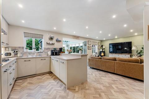 4 bedroom detached house for sale, Marsh Brook Road, Widnes WA8