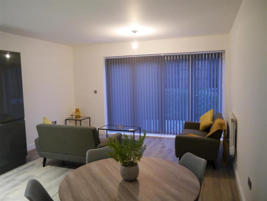 Lounge / Kitchen