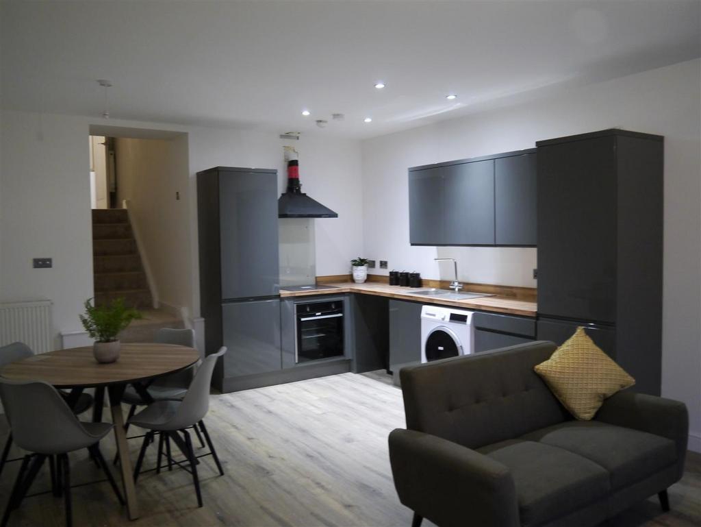 Lounge / Kitchen