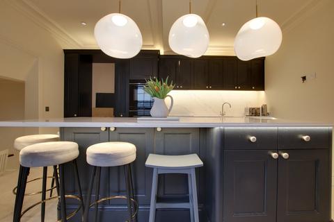 6 bedroom detached house for sale, St Thomas Street, Lymington, SO41
