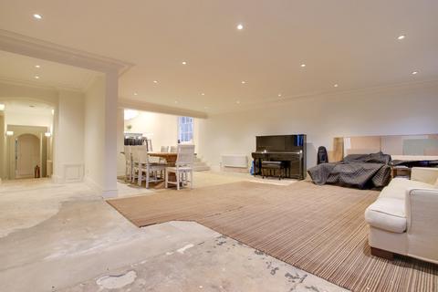 6 bedroom detached house for sale, St Thomas Street, Lymington, SO41