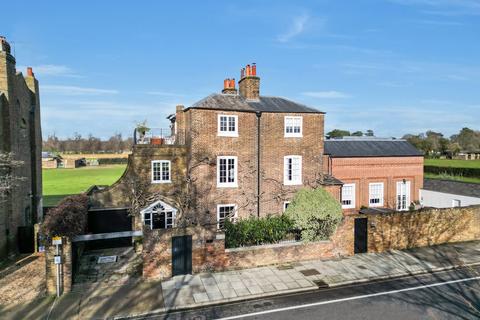 5 bedroom semi-detached house for sale, Hampton Court Road, East Molesey, KT8