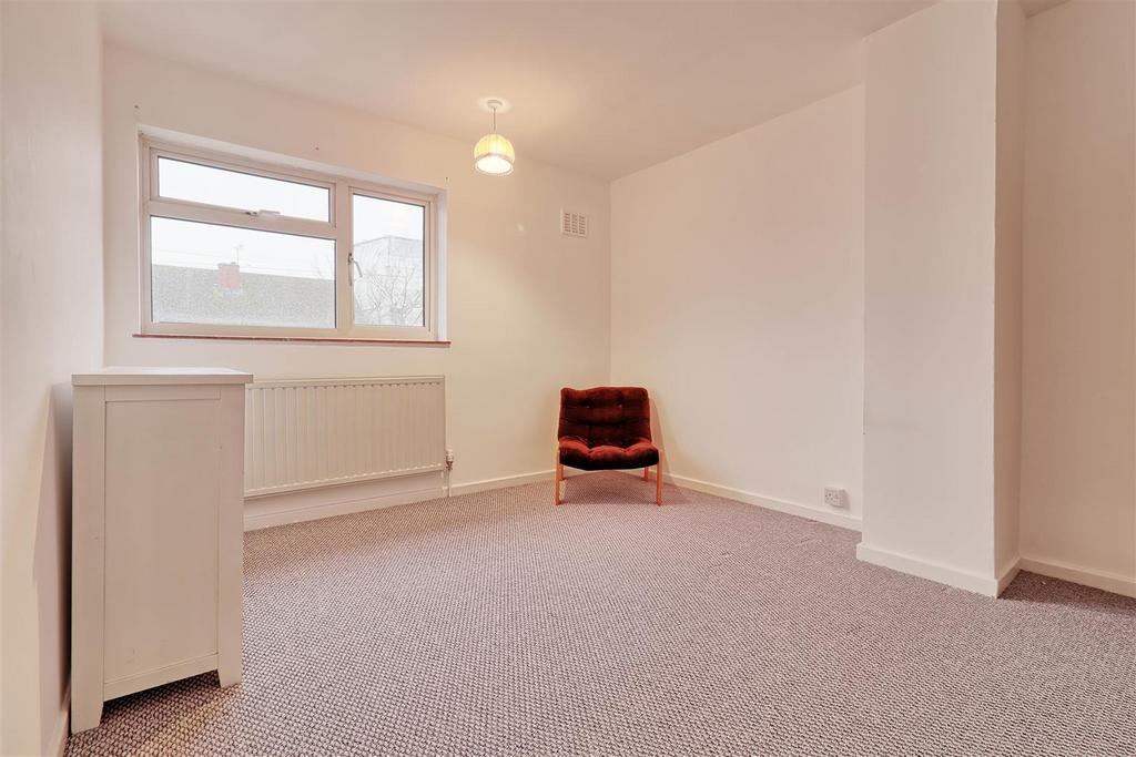 Bedroom 1.jpg