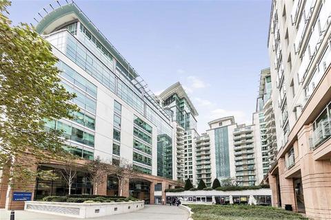 St. George Wharf, London SW8