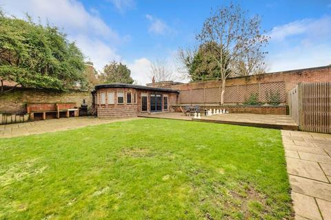 3 bedroom flat for sale, Eaton Rise, London W5