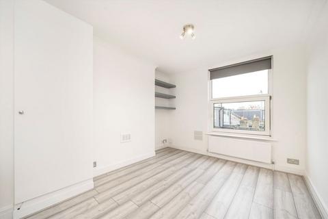 1 bedroom flat for sale, Richmond Road, East Twickenham TW1
