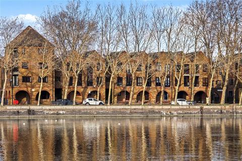 undefined, Brunswick Quay, Surrey Quays, SE16