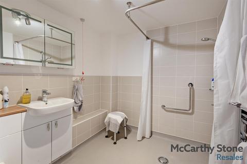 2 bedroom apartment for sale, Studio Way, Borehamwood