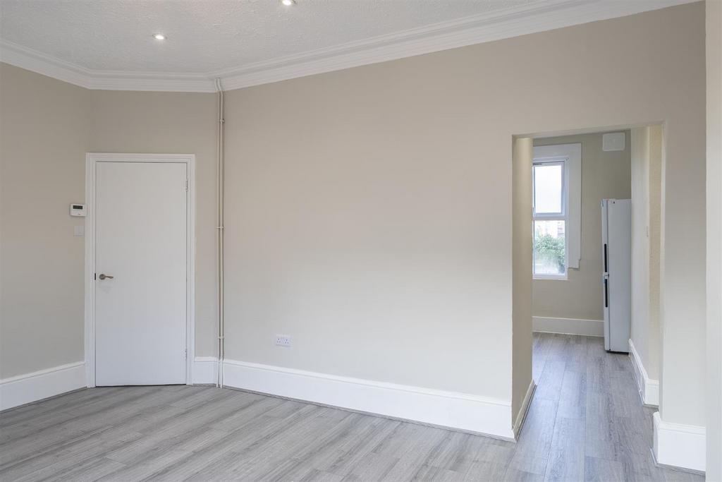 Flat 2 - 21 Grove Rd-07 copy.jpg
