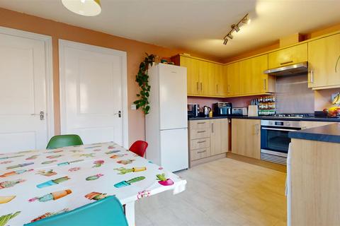 3 bedroom terraced house for sale, King Stephen Meadows, Milton Keynes MK12