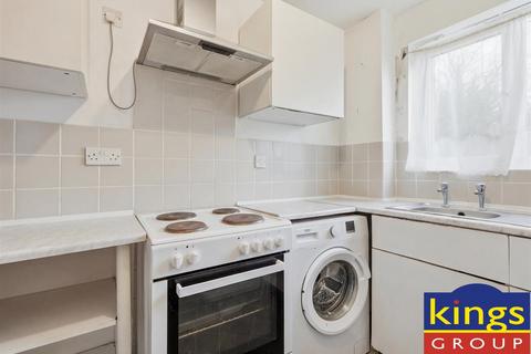 1 bedroom flat for sale, Green Pond Close, London