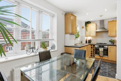 2 bedroom apartment for sale, Riverhead Close, Walthamstow E17
