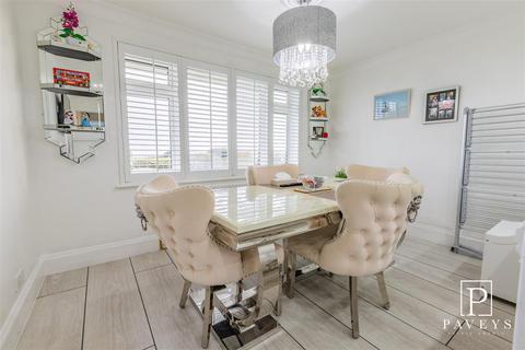 2 bedroom apartment for sale, The Esplanade, Frinton-On-Sea