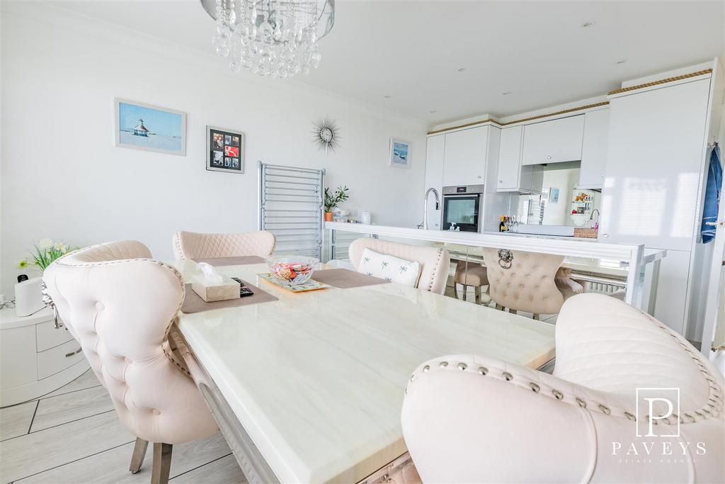 Kitchen diner