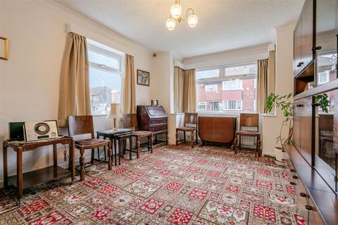 3 bedroom detached house for sale, Kenhall Road, Leigh