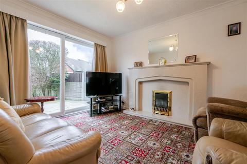 3 bedroom detached house for sale, Kenhall Road, Leigh