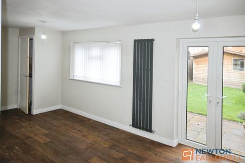 3 bedroom semi-detached house to rent, Meadow Lane, Willenhall, WV12