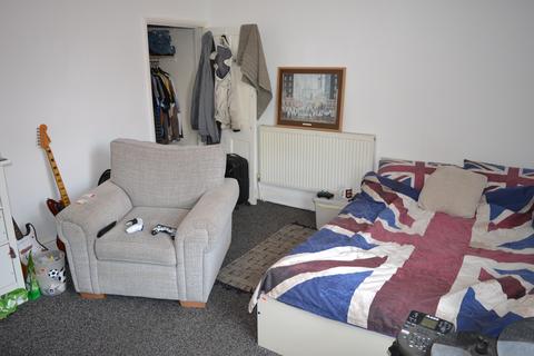 4 bedroom terraced house to rent, Armoury Square