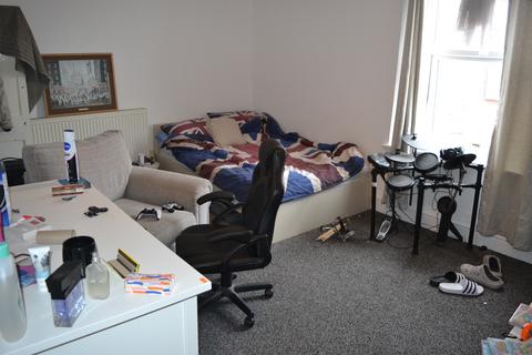 4 bedroom terraced house to rent, Armoury Square