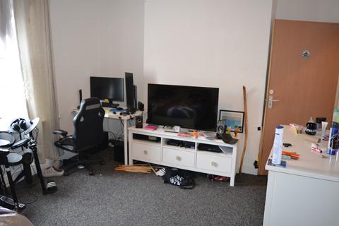 4 bedroom terraced house to rent, Armoury Square