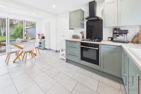 3 bedroom semi-detached house for sale, St. Marys Crescent, Ruddington, Nottingham