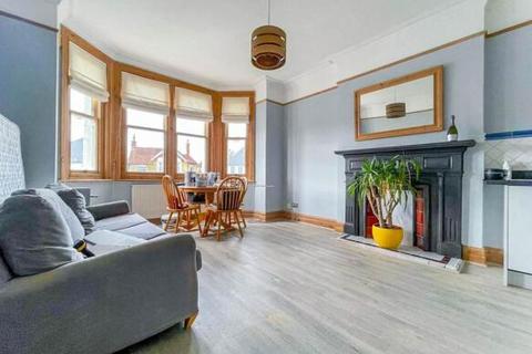 2 bedroom flat to rent, Stourcliffe Avenue, Bournemouth BH6