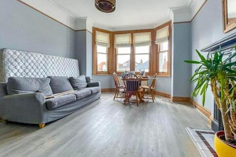 2 bedroom flat to rent, Stourcliffe Avenue, Bournemouth BH6