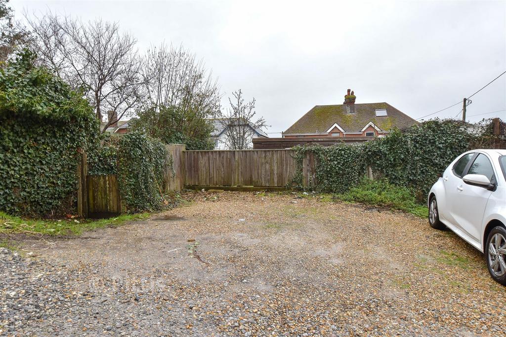 Driveway/Parking