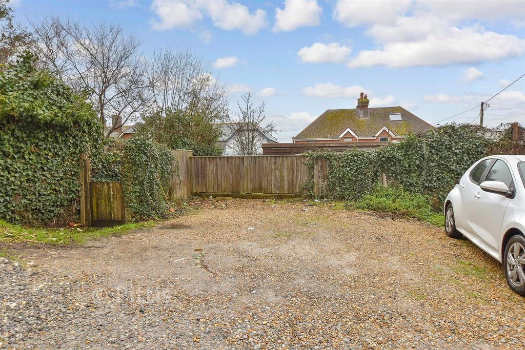 Driveway/Parking
