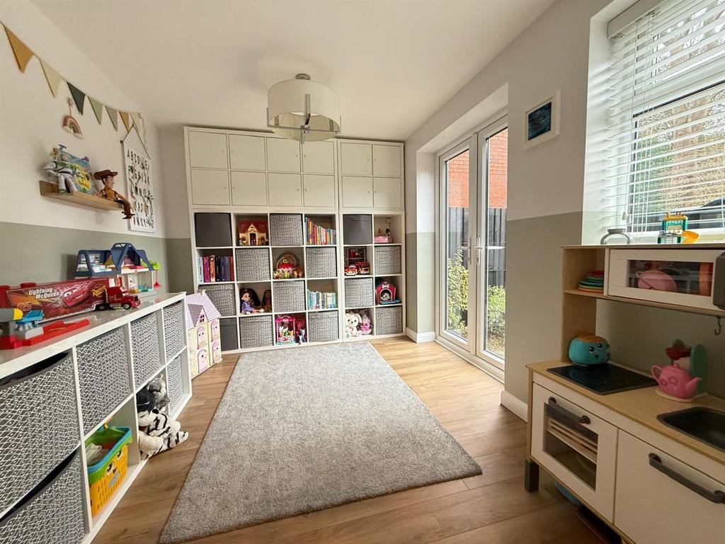 Play room/ground floor bedroom/study