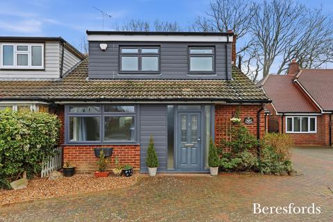 4 bedroom semi-detached house for sale, Victors Crescent, Hutton, CM13