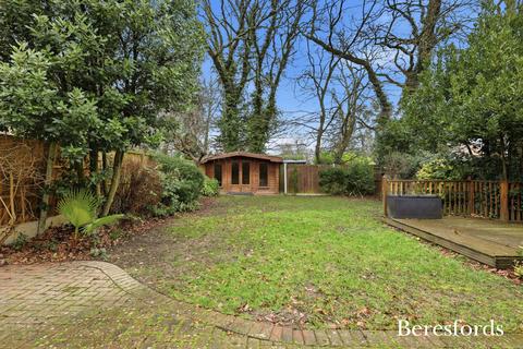 4 bedroom semi-detached house for sale, Victors Crescent, Hutton, CM13