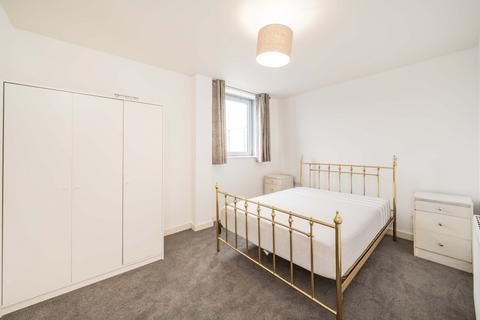 1 bedroom flat for sale, Cable Street, London, E1W