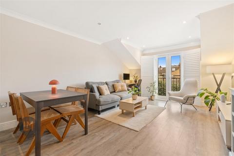 Wells Place, London