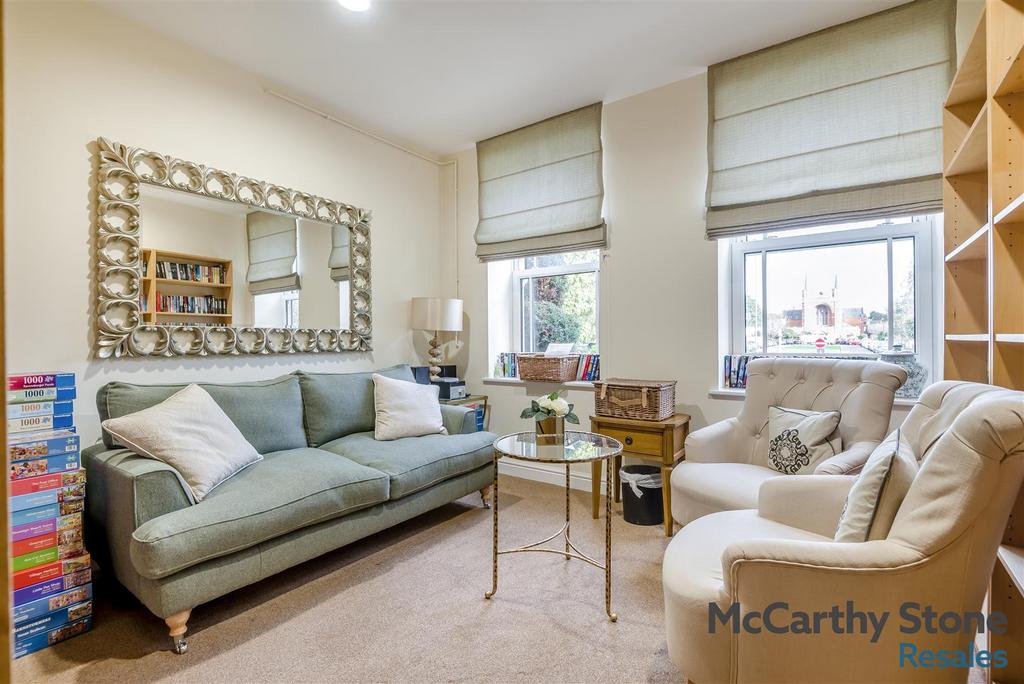 8677993-interior20.jpg