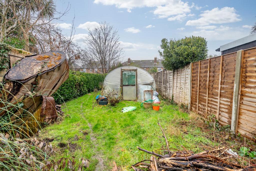 Rear Garden (2).jpg