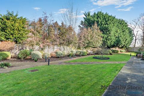 1 bedroom apartment for sale, Mandeville Court, Darkes Lane, Potters Bar, Hertfordshire, EN6 1BZ
