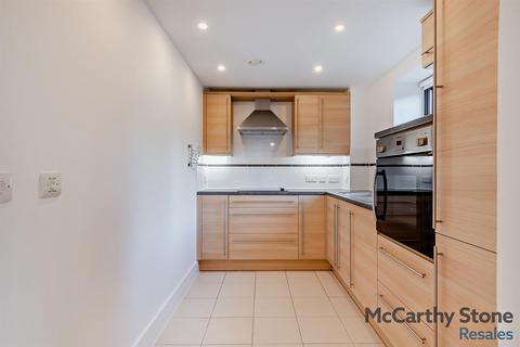 1 bedroom apartment for sale, Mandeville Court, Darkes Lane, Potters Bar, Hertfordshire, EN6 1BZ